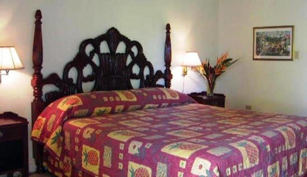 Bar-B-Barn Beach Hotel Negril Room photo